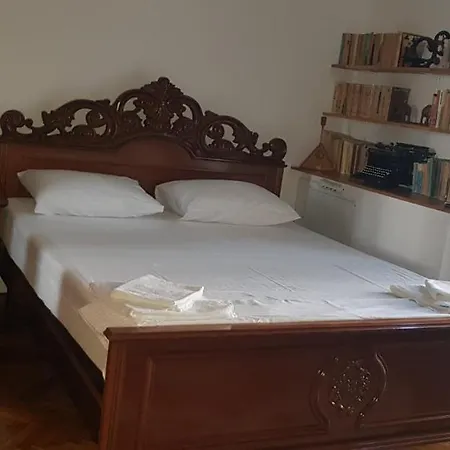 Apartment Interbelic Km0 *